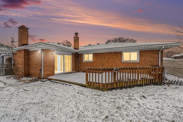 26254 Cecile Street, Dearborn Heights, MI 48127