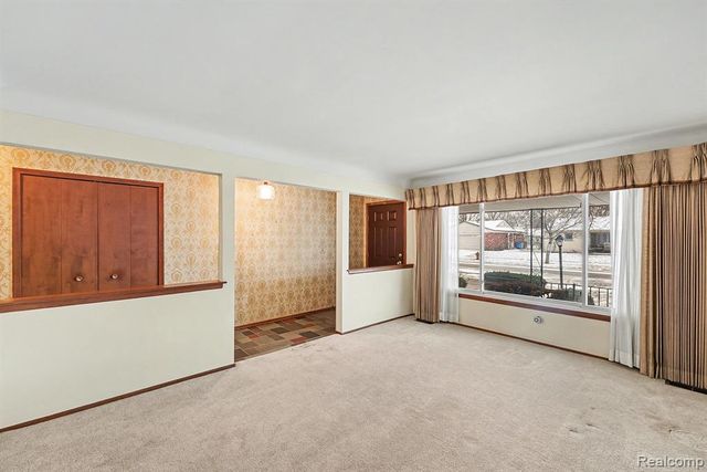 26254 Cecile Street, Dearborn Heights, MI 48127