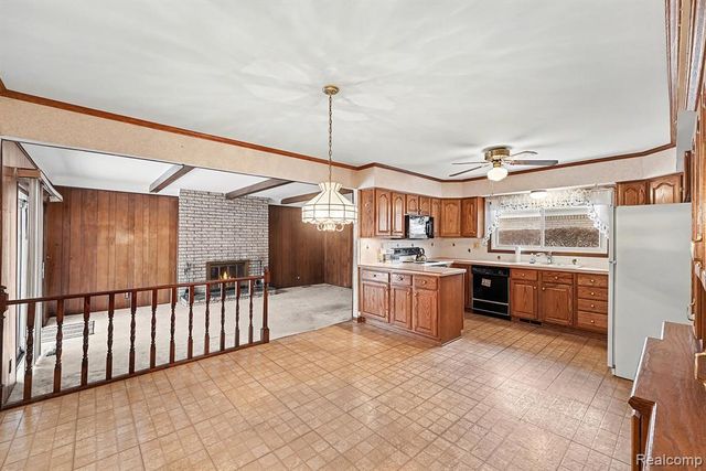 26254 Cecile Street, Dearborn Heights, MI 48127