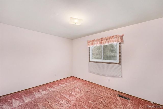 26254 Cecile Street, Dearborn Heights, MI 48127