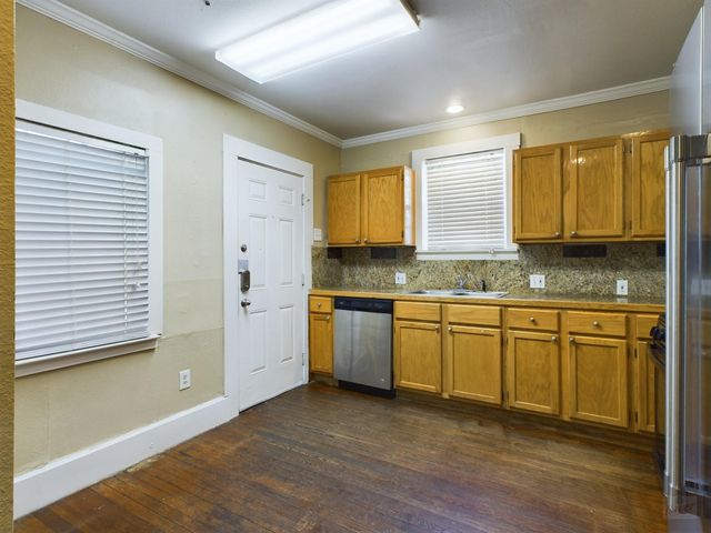 705 E 32nd ST, Austin, TX 78705
