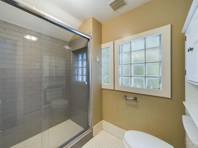 705 E 32nd ST, Austin, TX 78705