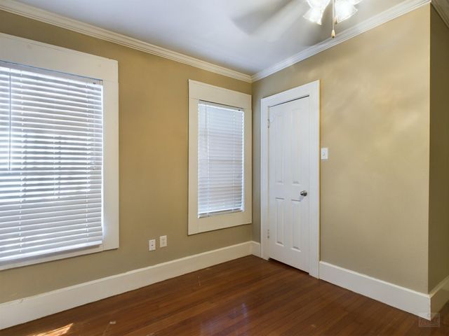 705 E 32nd ST, Austin, TX 78705