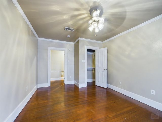 705 E 32nd ST, Austin, TX 78705