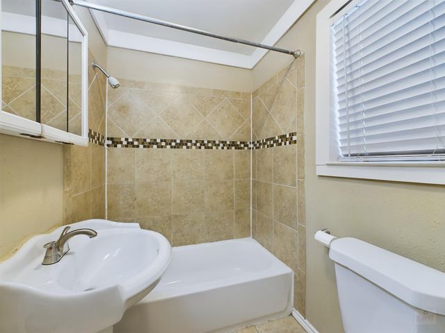 705 E 32nd ST, Austin, TX 78705