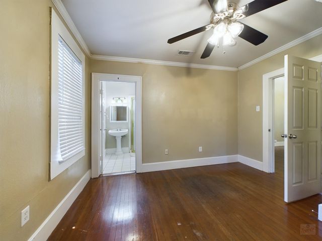 705 E 32nd ST, Austin, TX 78705