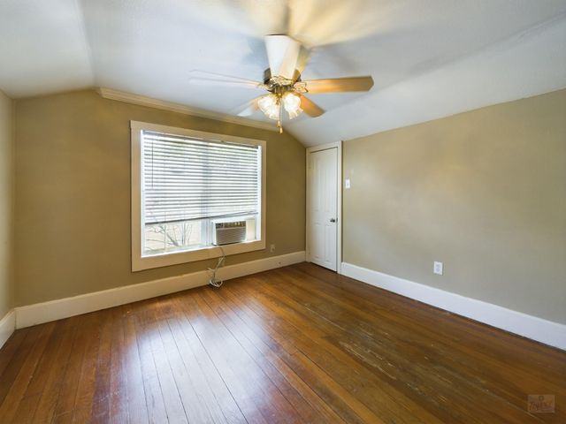 705 E 32nd ST, Austin, TX 78705