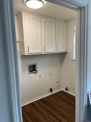 9734 Hardwood Dr, Baton Rouge, LA 70818