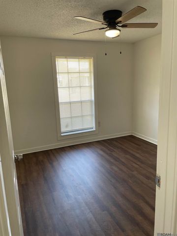 9734 Hardwood Dr, Baton Rouge, LA 70818