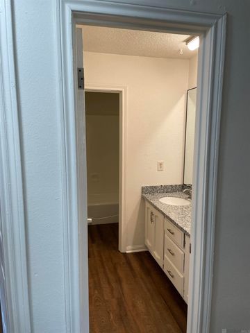 9734 Hardwood Dr, Baton Rouge, LA 70818