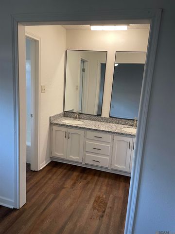 9734 Hardwood Dr, Baton Rouge, LA 70818