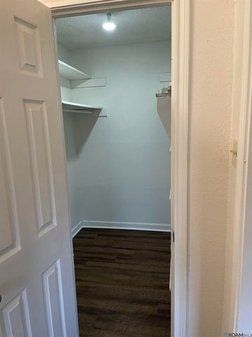 9734 Hardwood Dr, Baton Rouge, LA 70818