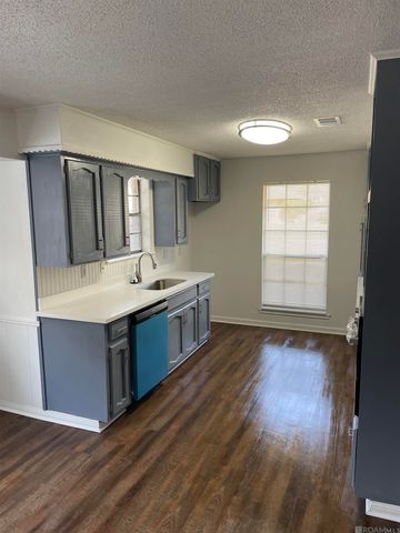 9734 Hardwood Dr, Baton Rouge, LA 70818