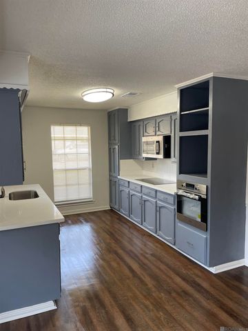 9734 Hardwood Dr, Baton Rouge, LA 70818