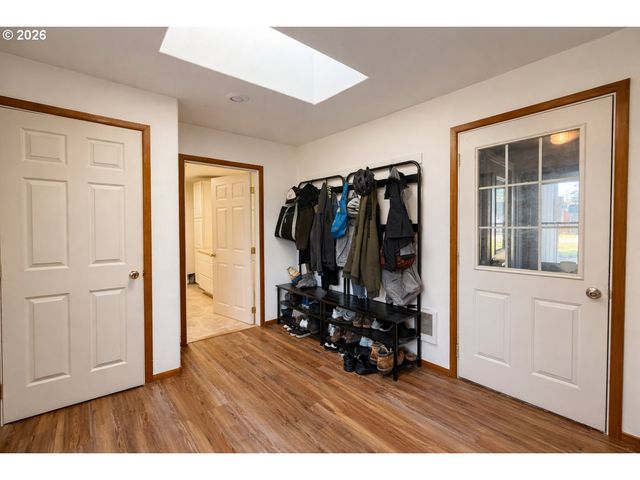 1203 OAK St, Amity, OR 97101