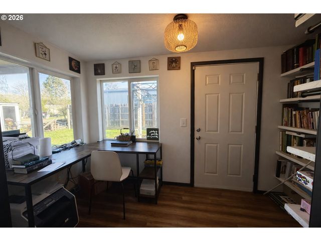 1203 OAK St, Amity, OR 97101