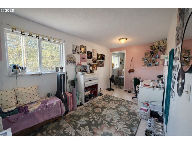 1203 OAK St, Amity, OR 97101