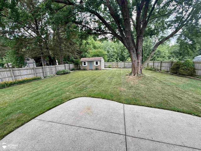 5032 Old Franklin Road, Grand Blanc, MI 48439