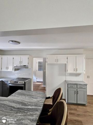 5032 Old Franklin Road, Grand Blanc, MI 48439