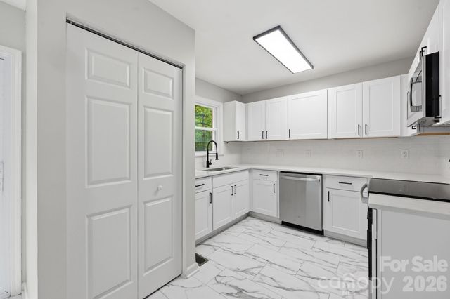 9430 Trinity Road, Charlotte, NC 28216