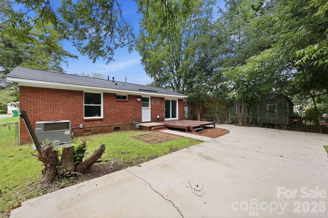 9430 Trinity Road, Charlotte, NC 28216