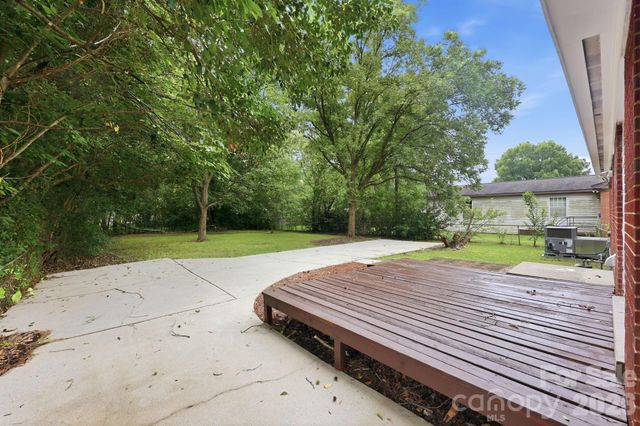 9430 Trinity Road, Charlotte, NC 28216