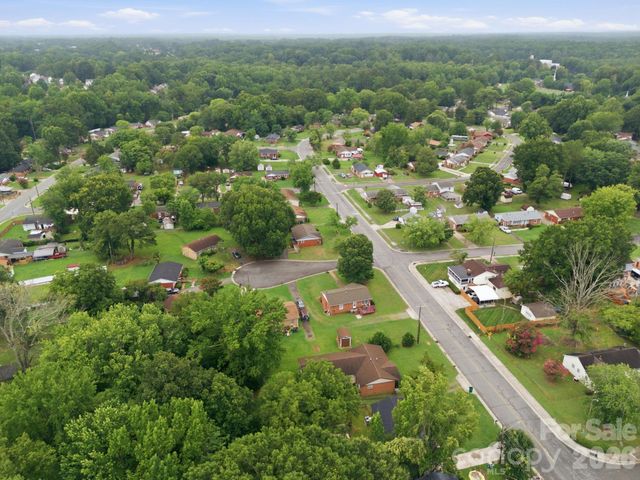 9430 Trinity Road, Charlotte, NC 28216