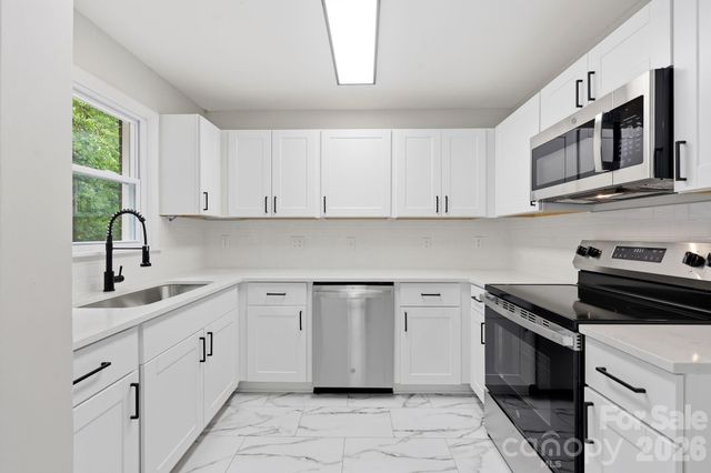 9430 Trinity Road, Charlotte, NC 28216