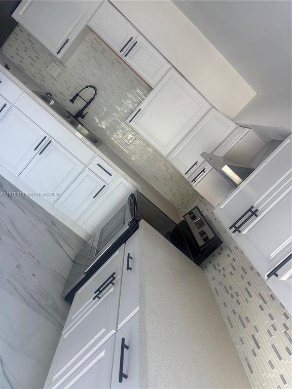 2831 NW 190th St, Miami Gardens, FL 33056