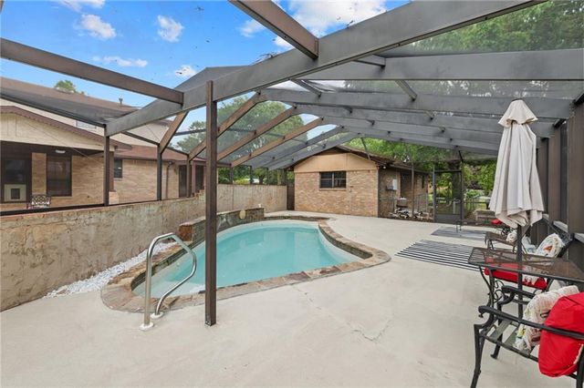 4121 Lake Circle S, Mobile, AL 36693