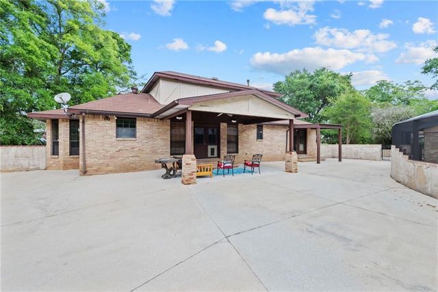 4121 Lake Circle S, Mobile, AL 36693