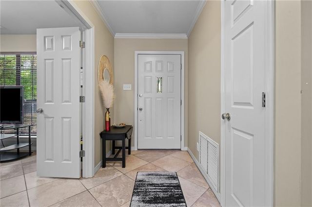 4121 Lake Circle S, Mobile, AL 36693