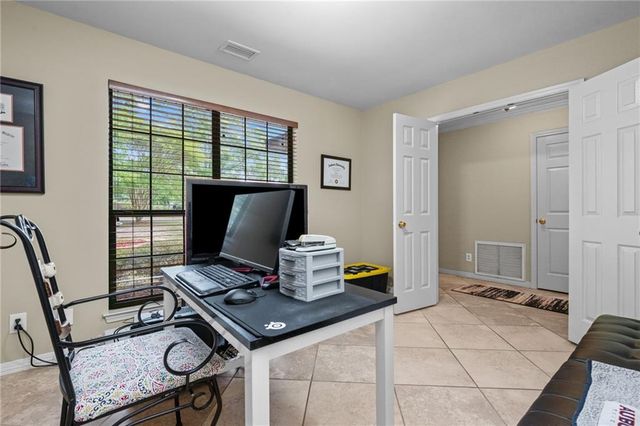 4121 Lake Circle S, Mobile, AL 36693