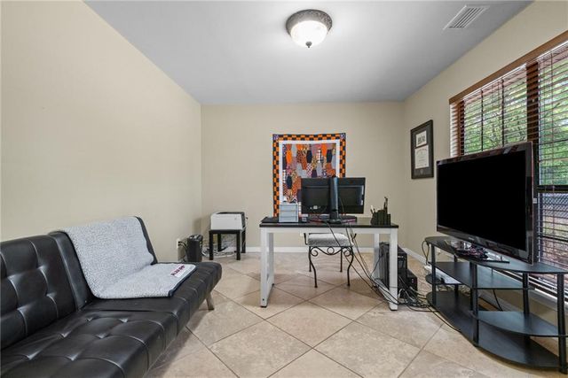 4121 Lake Circle S, Mobile, AL 36693