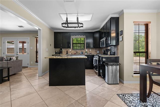 4121 Lake Circle S, Mobile, AL 36693