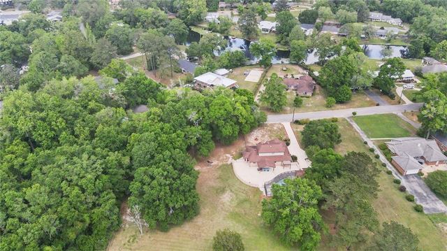 4121 Lake Circle S, Mobile, AL 36693