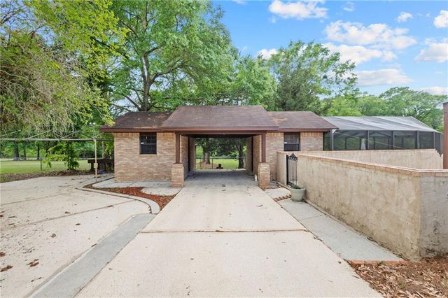 4121 Lake Circle S, Mobile, AL 36693