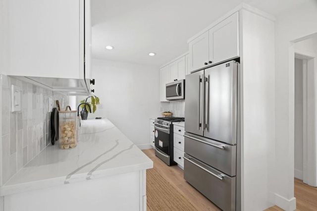 1355 Regent Street, Redwood City, CA 94061