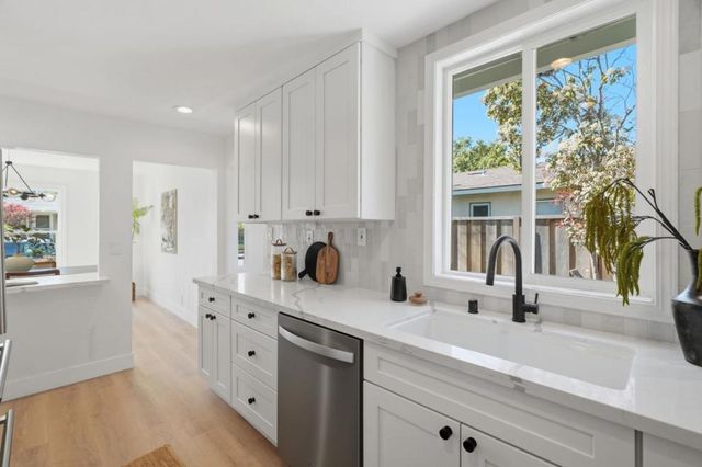 1355 Regent Street, Redwood City, CA 94061