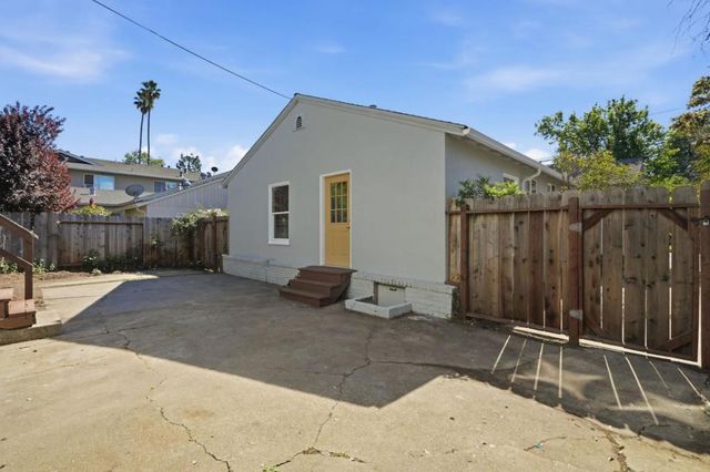 1355 Regent Street, Redwood City, CA 94061