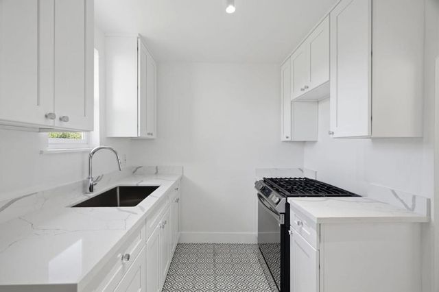 1355 Regent Street, Redwood City, CA 94061