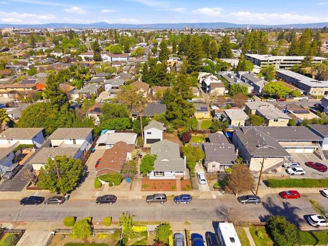 1355 Regent Street, Redwood City, CA 94061