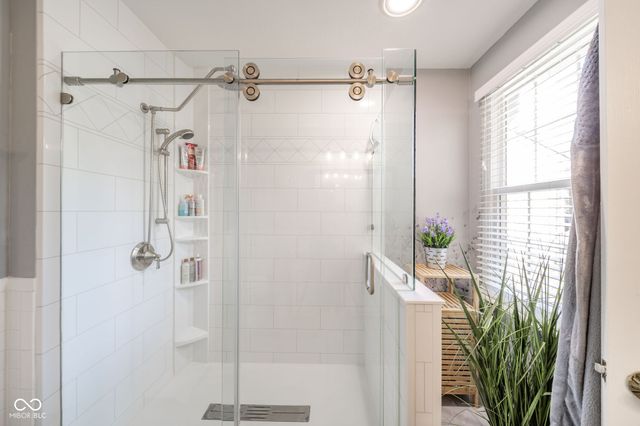6279 Briargate Drive, Zionsville, IN 46077