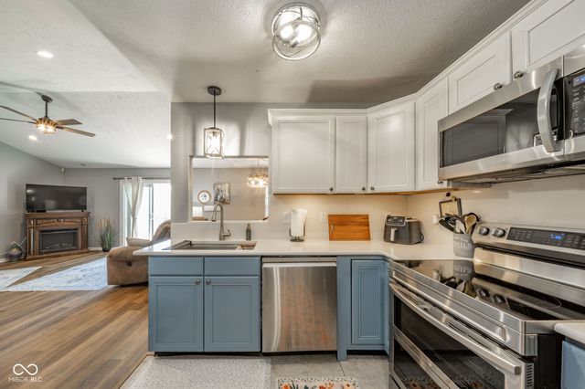 6279 Briargate Drive, Zionsville, IN 46077