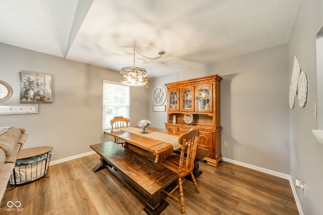 6279 Briargate Drive, Zionsville, IN 46077