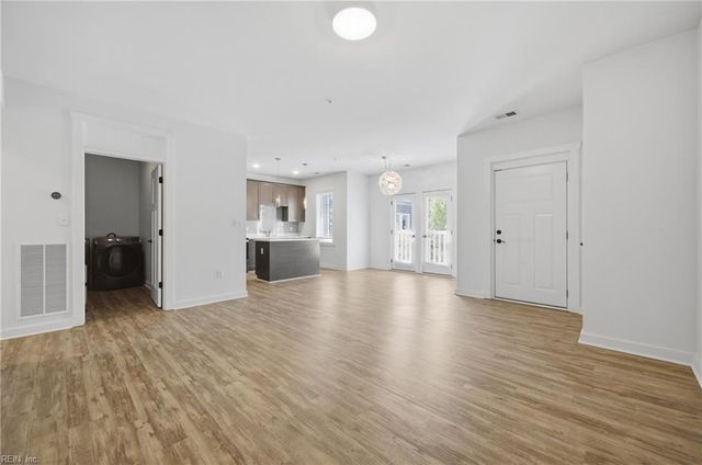7922 Shore Dr Apt 307, Norfolk, VA 23518