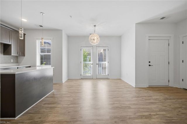 7922 Shore Dr Apt 307, Norfolk, VA 23518