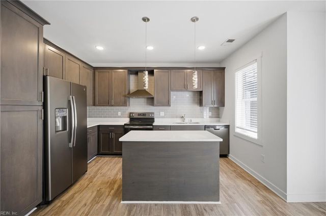 7922 Shore Dr Apt 307, Norfolk, VA 23518