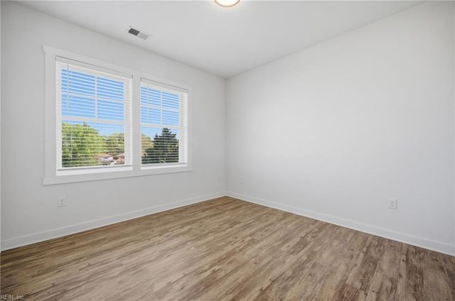 7922 Shore Dr Apt 307, Norfolk, VA 23518