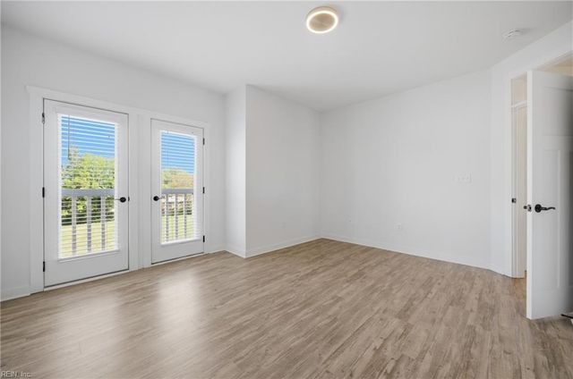 7922 Shore Dr Apt 307, Norfolk, VA 23518